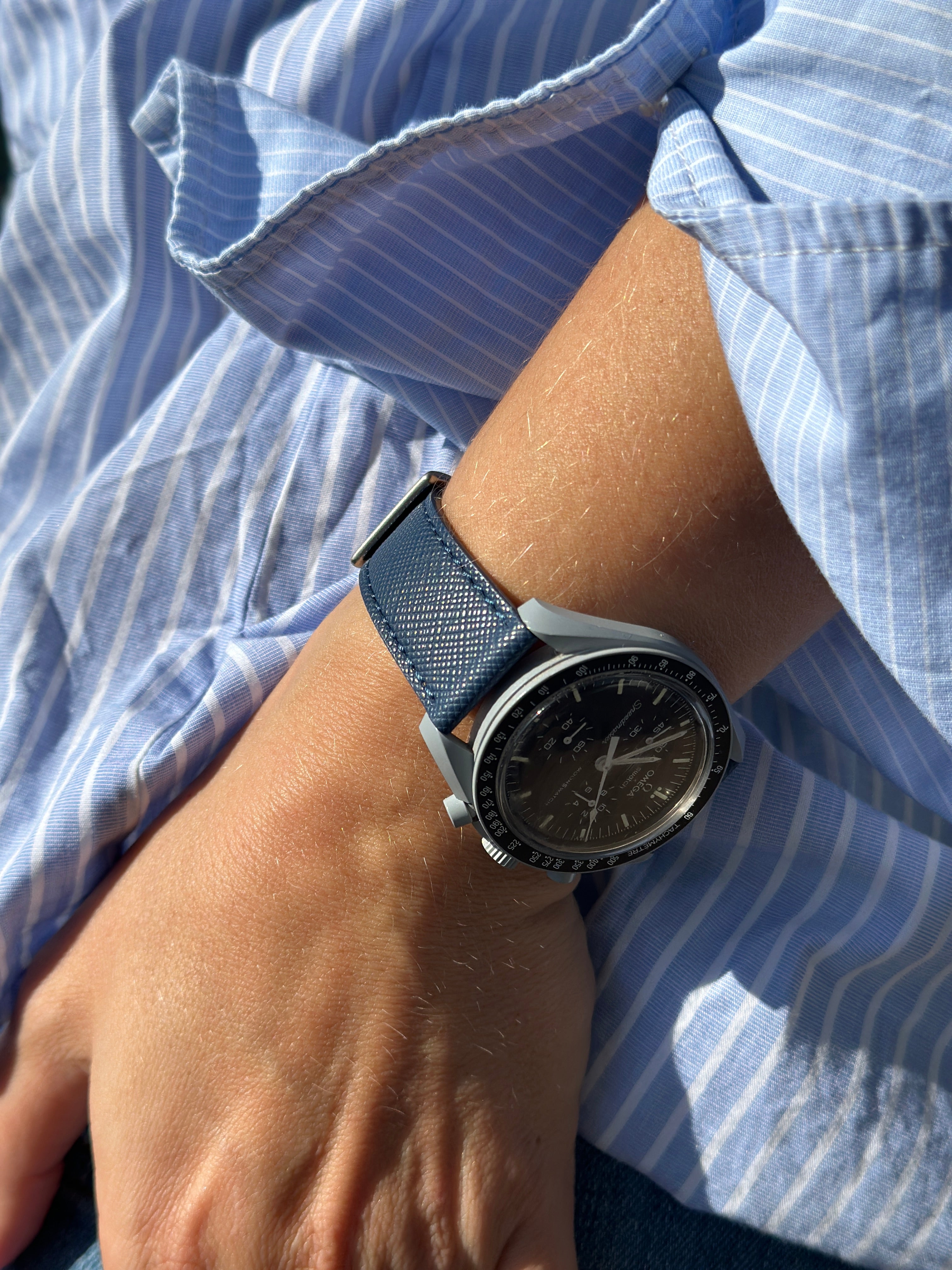 Saffiano læderrem mørkeblå