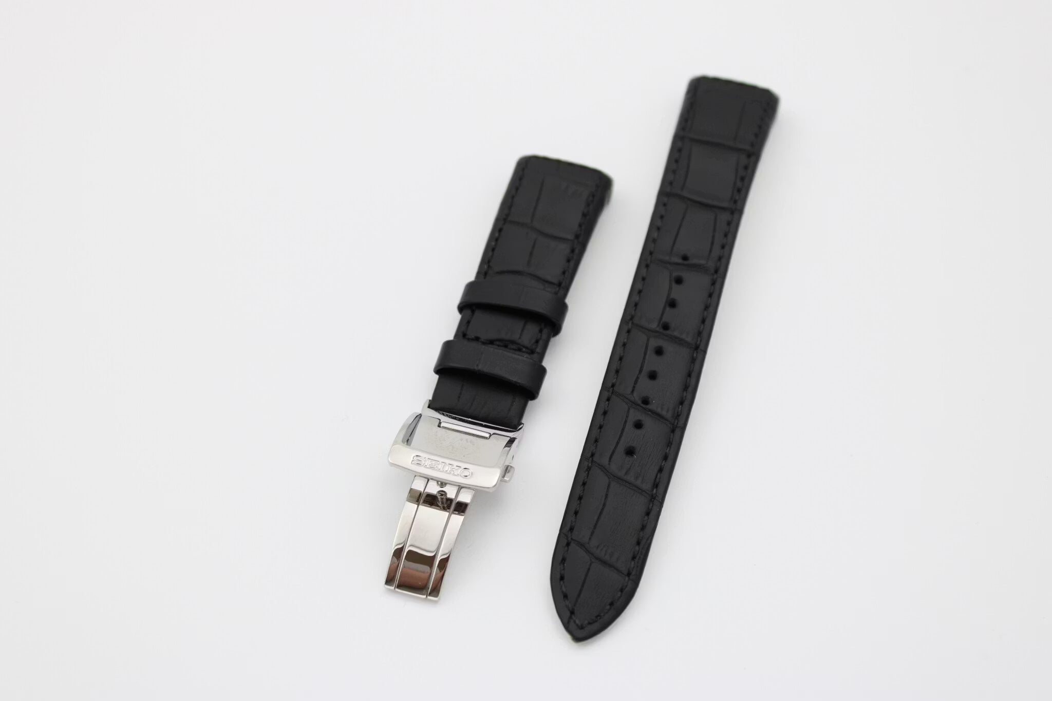 Seiko 21mm buet med krokodillemønster, sort