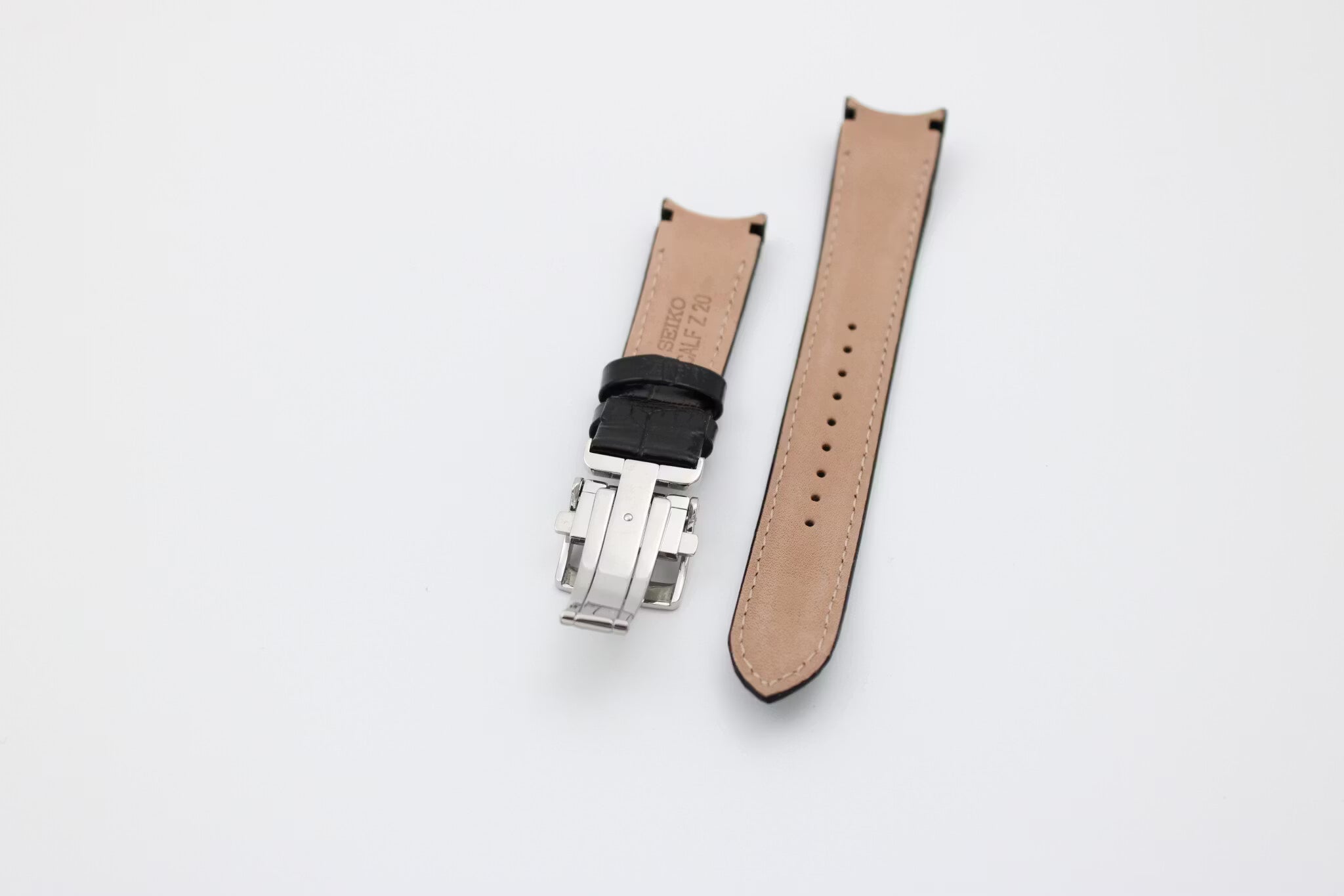 Seiko - 20 mm buet læderrem med alligatormønster, sort (4KK6JZ)