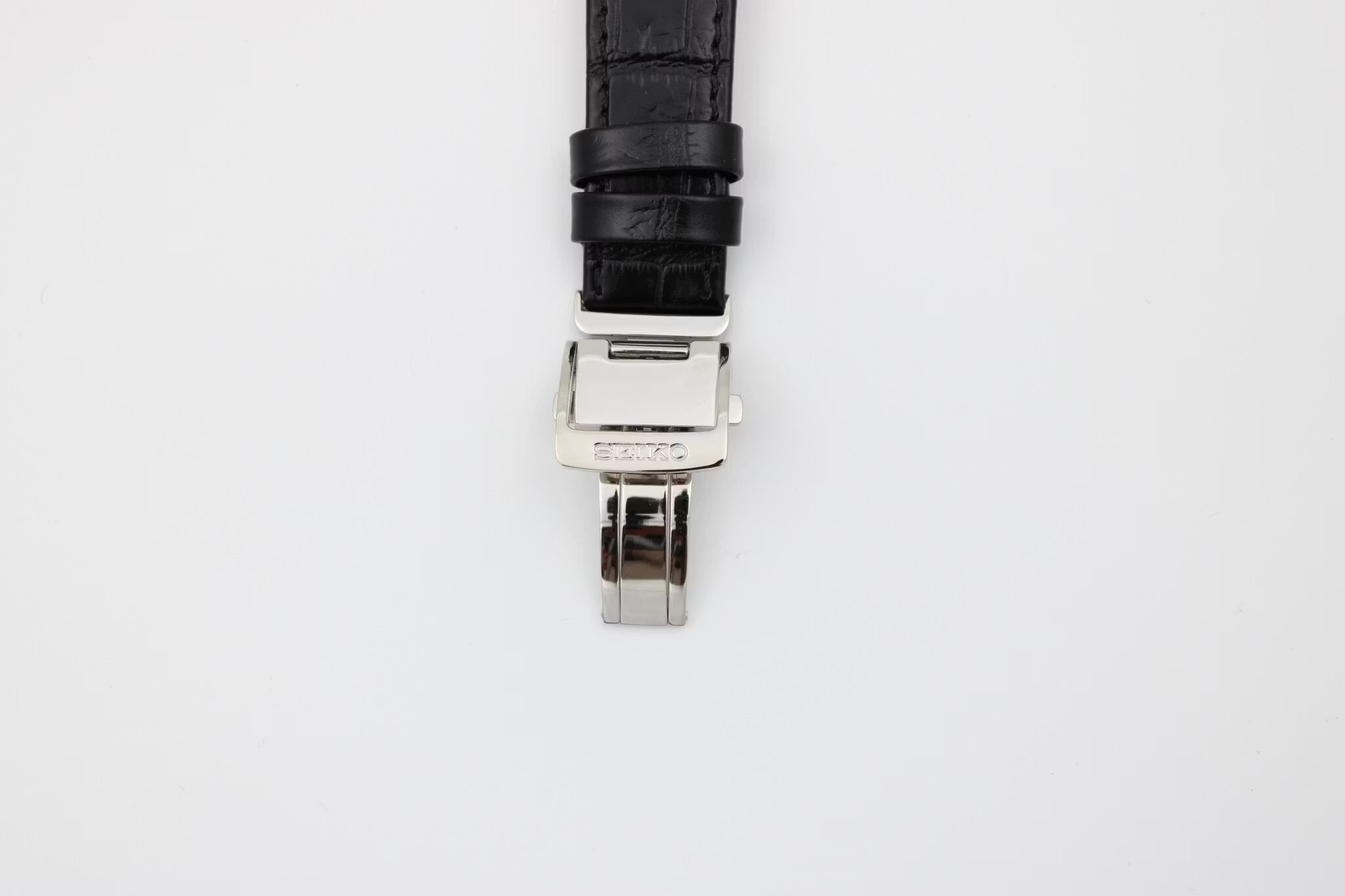 Seiko - 20 mm buet læderrem med alligatormønster, sort (4KK6JZ)