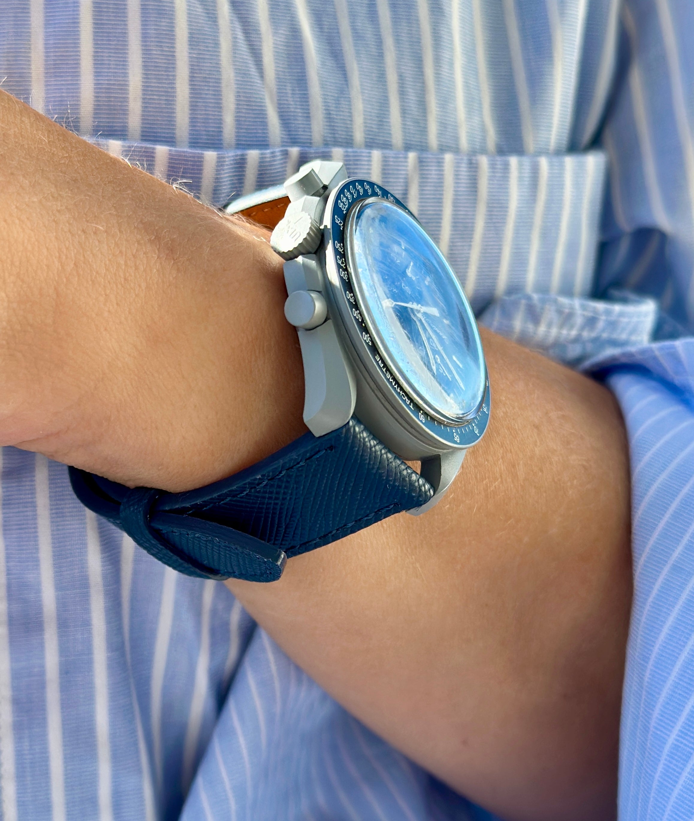 Saffiano læderrem mørkeblå